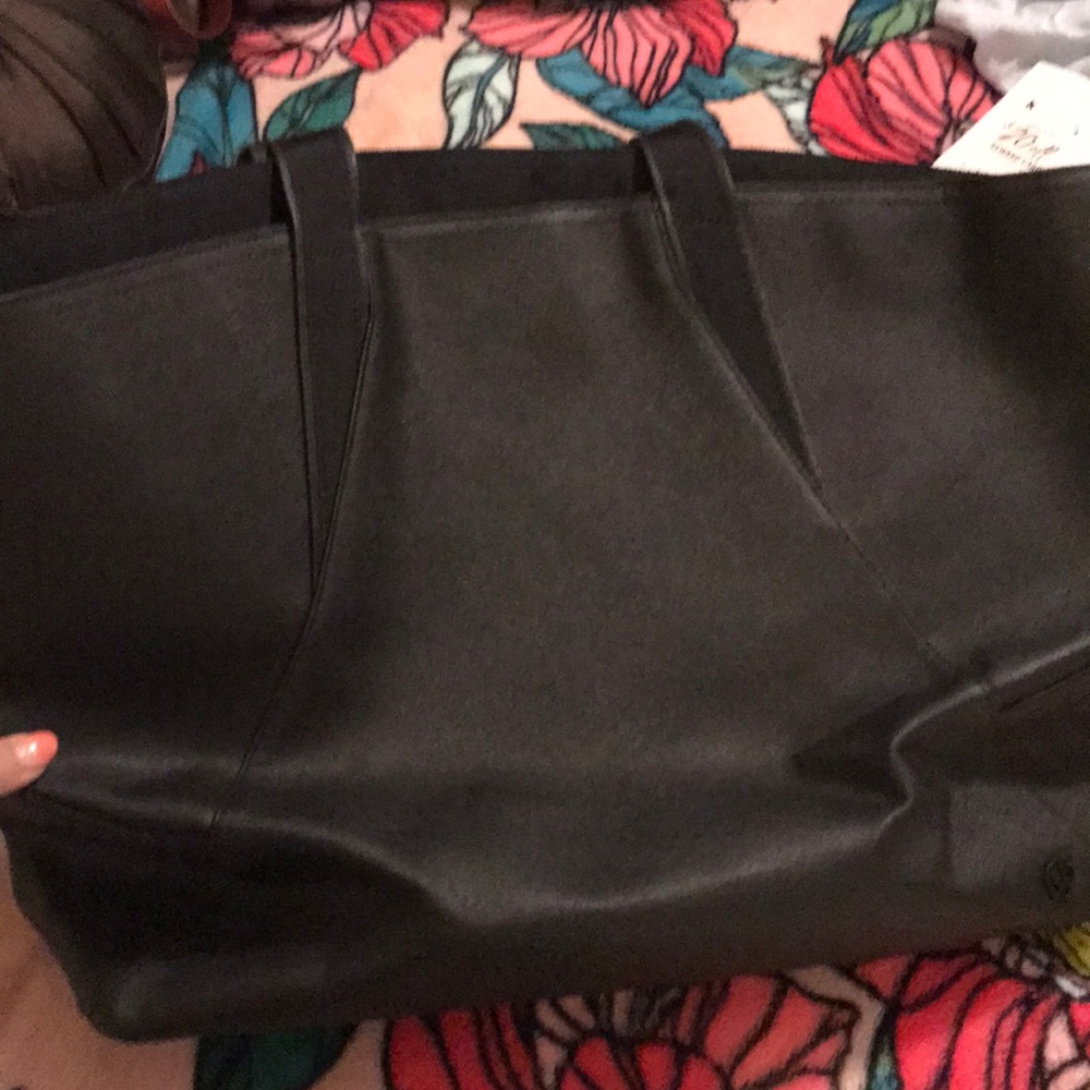 Lululemon black large tote